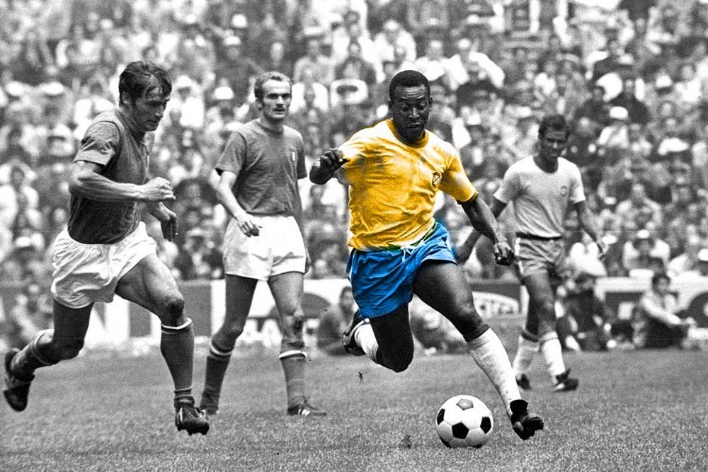 Pelé comemorando
